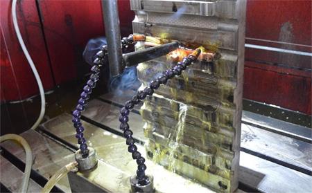 電火花成型機加工過程